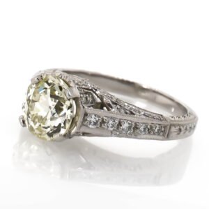 Antique Style Accented Ring