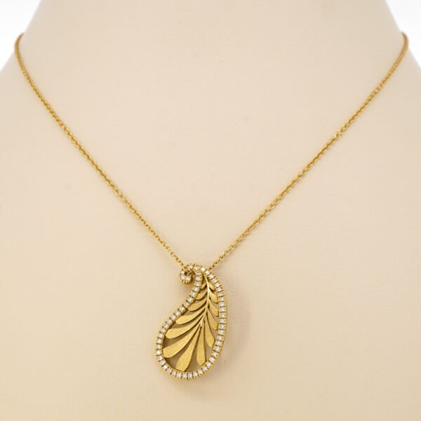 Designer Fashion Pendant
