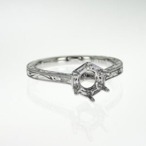 Antique Style Solitaire Ring Mounting