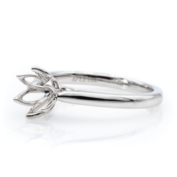 Fancy Head Solitaire Ring Mounting