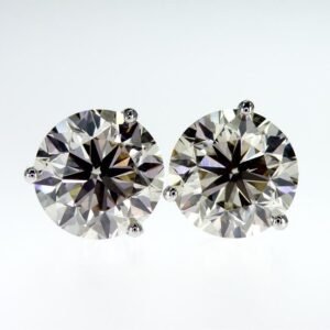 3-Prong Stud Earrings