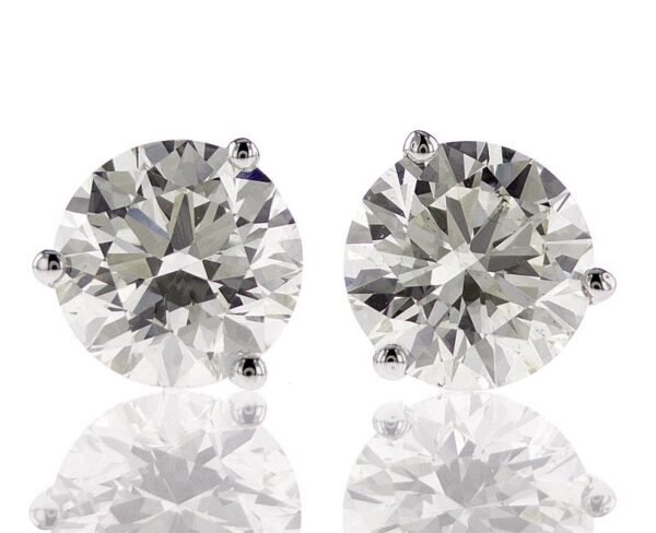 3-Prong Stud Earrings