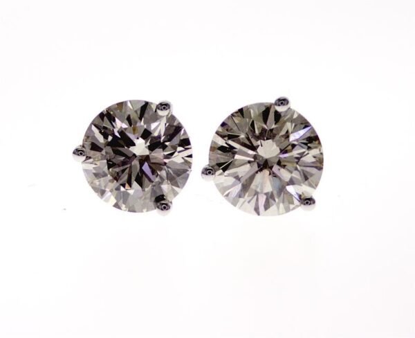 3-Prong Stud Earrings