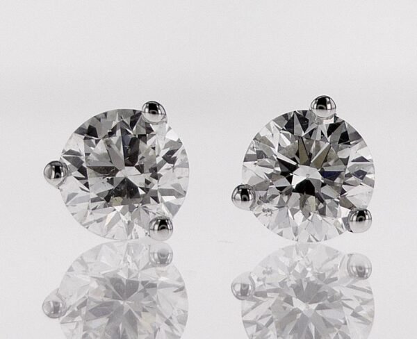 3-Prong Stud Earrings