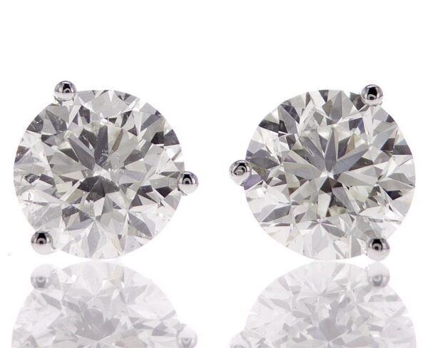 3-Prong Stud Earrings