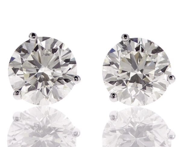3-Prong Stud Earrings