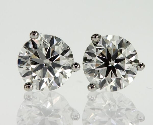 3-Prong Stud Earrings