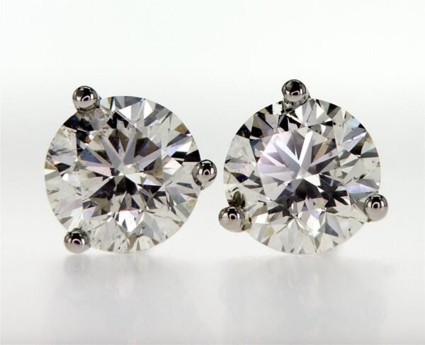 3-Prong Stud Earrings
