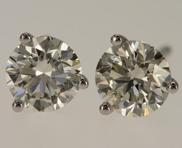 3-Prong Stud Earrings