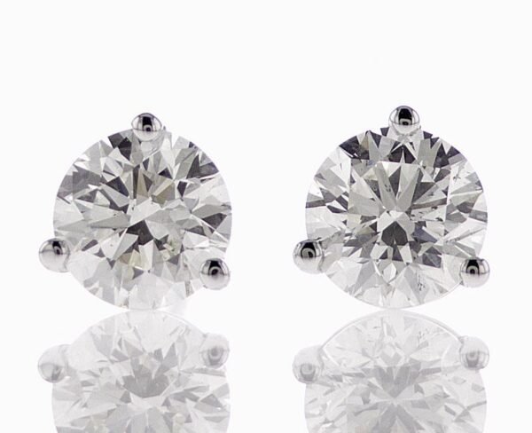 3-Prong Stud Earrings
