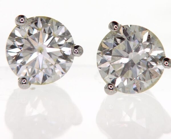 3-Prong Stud Earrings
