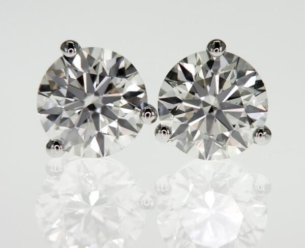 3-Prong Stud Earrings