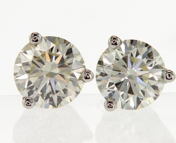 3-Prong Stud Earrings