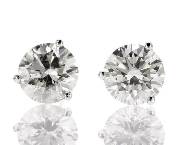 3-Prong Stud Earrings