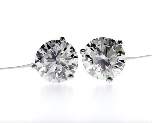 3-Prong Stud Earrings