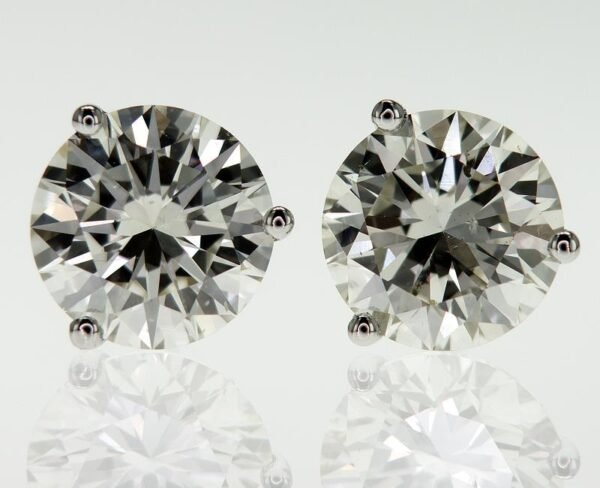 3-Prong Stud Earrings