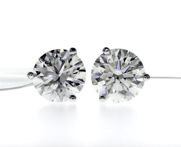 3-Prong Stud Earrings