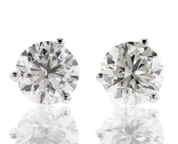 3-Prong Stud Earrings