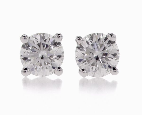 4-Prong Stud Earrings