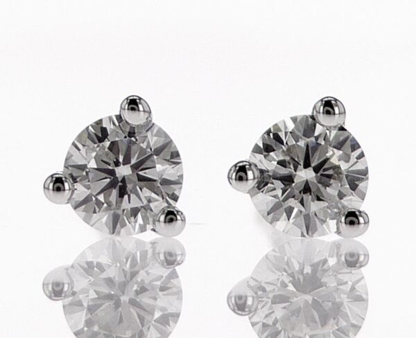 3-Prong Stud Earrings