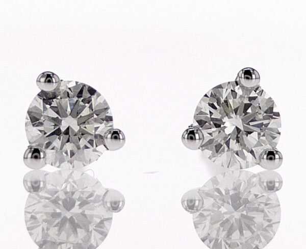 3-Prong Stud Earrings