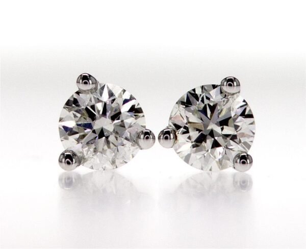 3-Prong Stud Earrings
