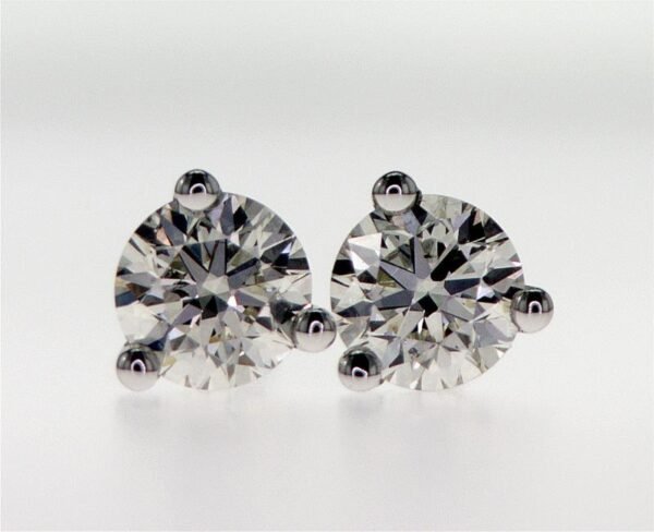 3-Prong Stud Earrings