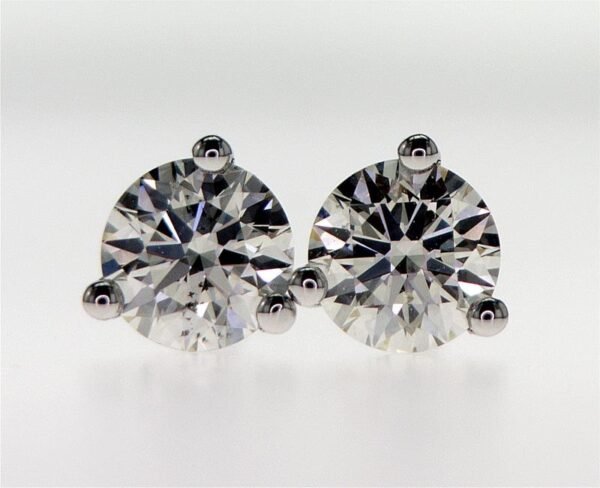 3-Prong Stud Earrings