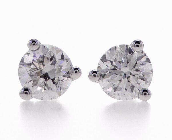 3-Prong Stud Earrings
