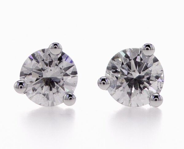 3-Prong Stud Earrings