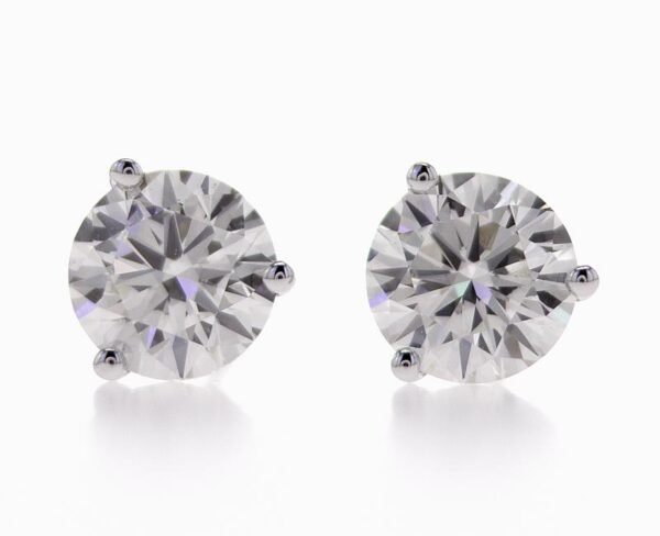 3-Prong Stud Earrings