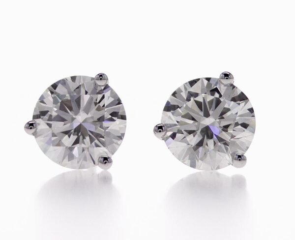 3-Prong Stud Earrings