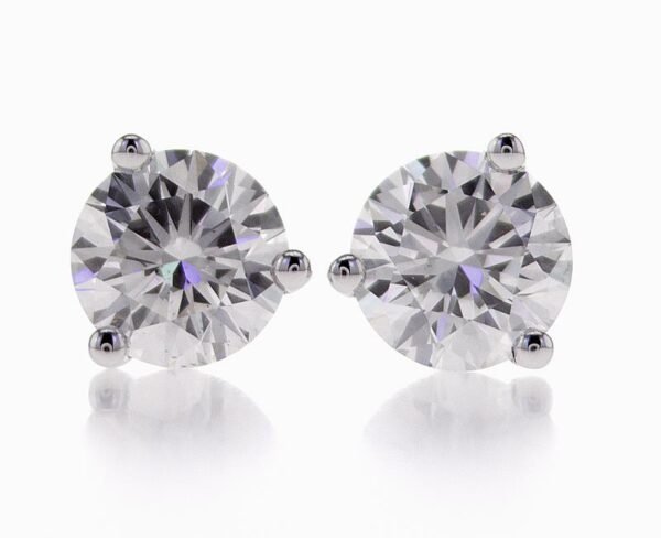 3-Prong Stud Earrings
