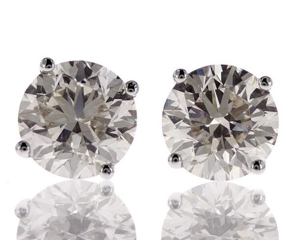4-Prong Stud Earrings