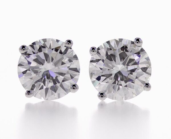 4-Prong Stud Earrings