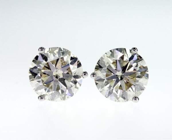 3-Prong Stud Earrings