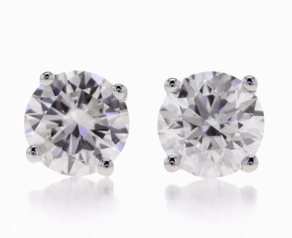 4-Prong Stud Earrings
