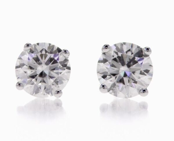 4-Prong Stud Earrings