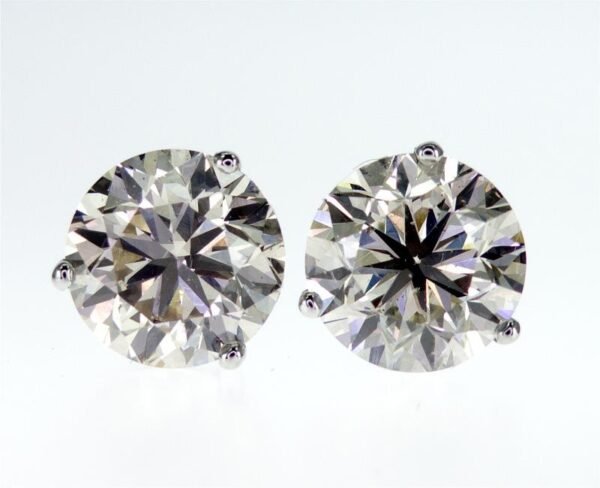 3-Prong Stud Earrings