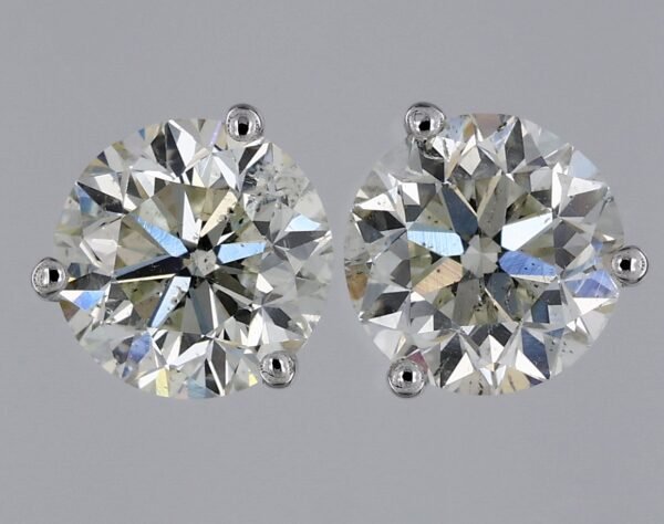 3-Prong Stud Earrings