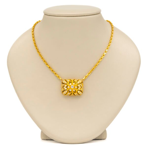 Antique Style Fashion Pendant