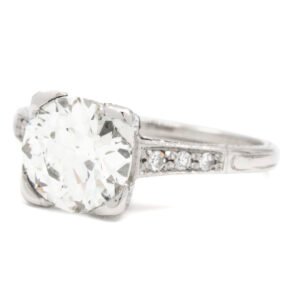 Antique Style Solitaire Ring